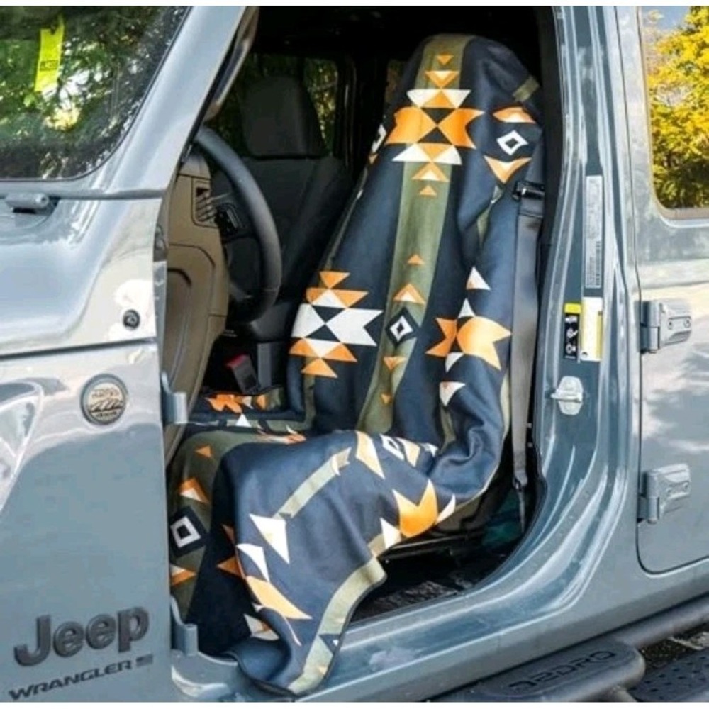 Athletic Running Towel, Full-Sized, Car Seat Cover - Steppes Frontier - Picture 5 of 7